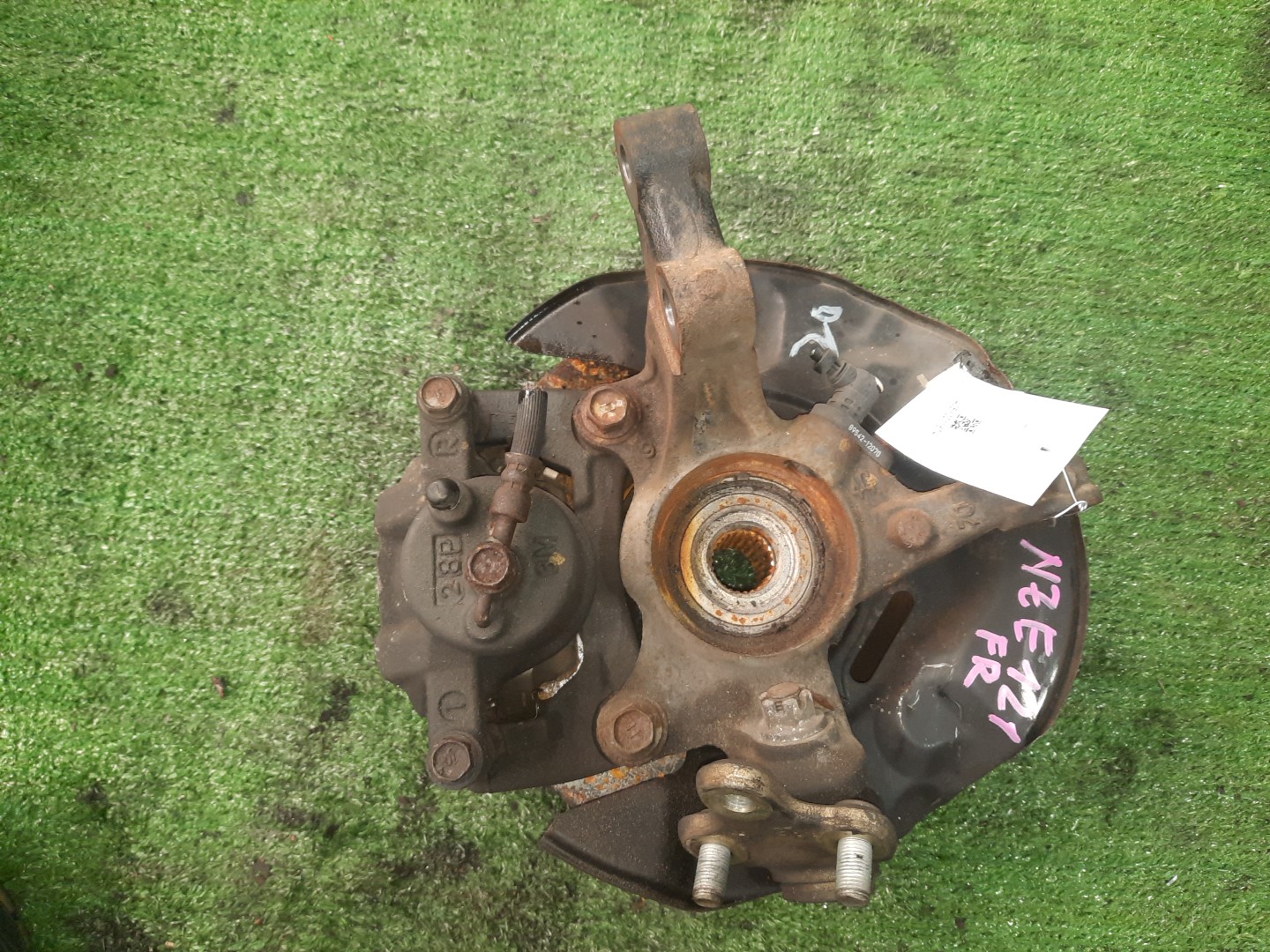 Ступица правая передняя TOYOTA COROLLA, COROLLA FIELDER, ALLEX, COROLLA RUNX NZE121, NZE121G 1NZ-FE 2 ракурс Ступица правая передняя TOYOTA COROLLA, COROLLA FIELDER, ALLEX, COROLLA RUNX NZE121, NZE121G 1NZ-FE 2 ракурс