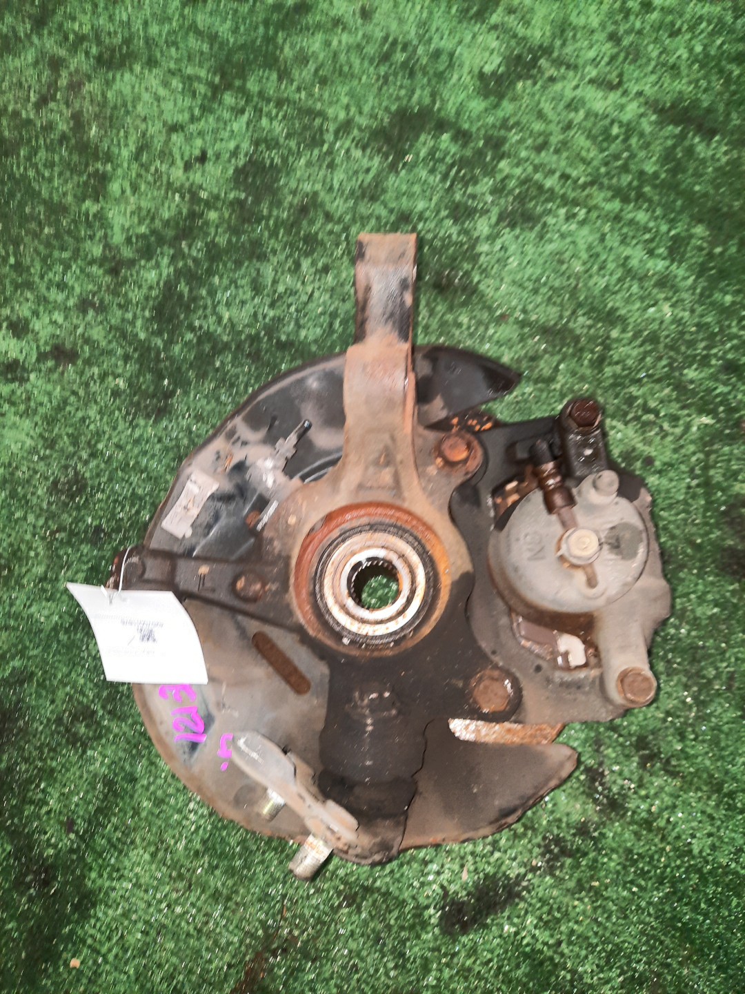 Ступица левая передняя TOYOTA COROLLA, COROLLA FIELDER, ALLEX, COROLLA RUNX NZE121 1NZ-FE 3 ракурс