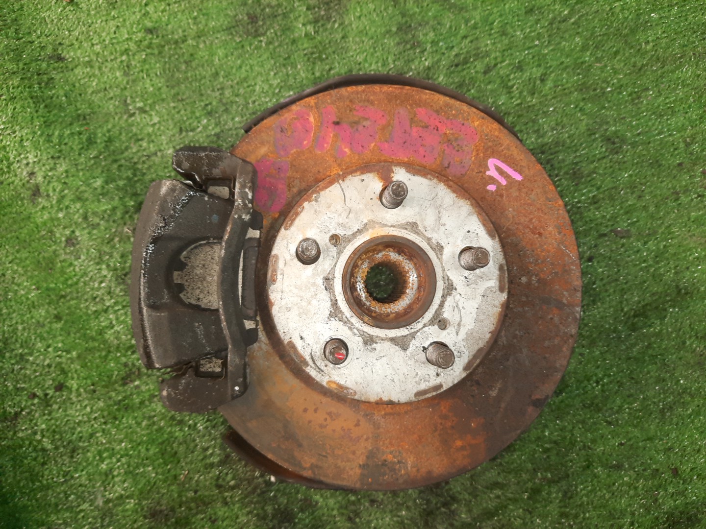Ступица левая передняя TOYOTA PREMIO, ALLION ZZT240, NZT240 1ZZ-FE, 1NZ-FE 1 ракурс