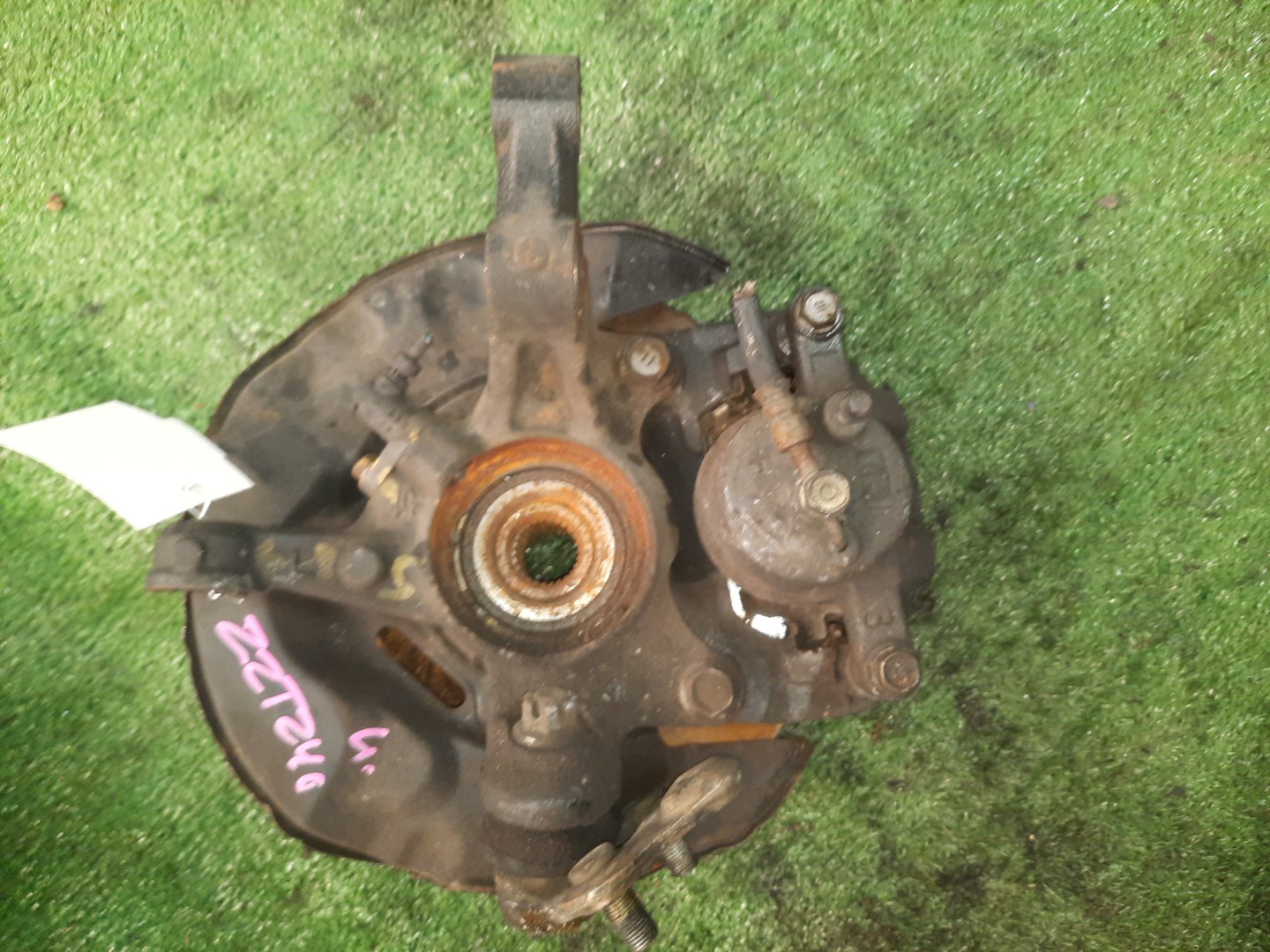 Ступица левая передняя TOYOTA PREMIO, ALLION ZZT240, NZT240 1ZZ-FE, 1NZ-FE 2 ракурс