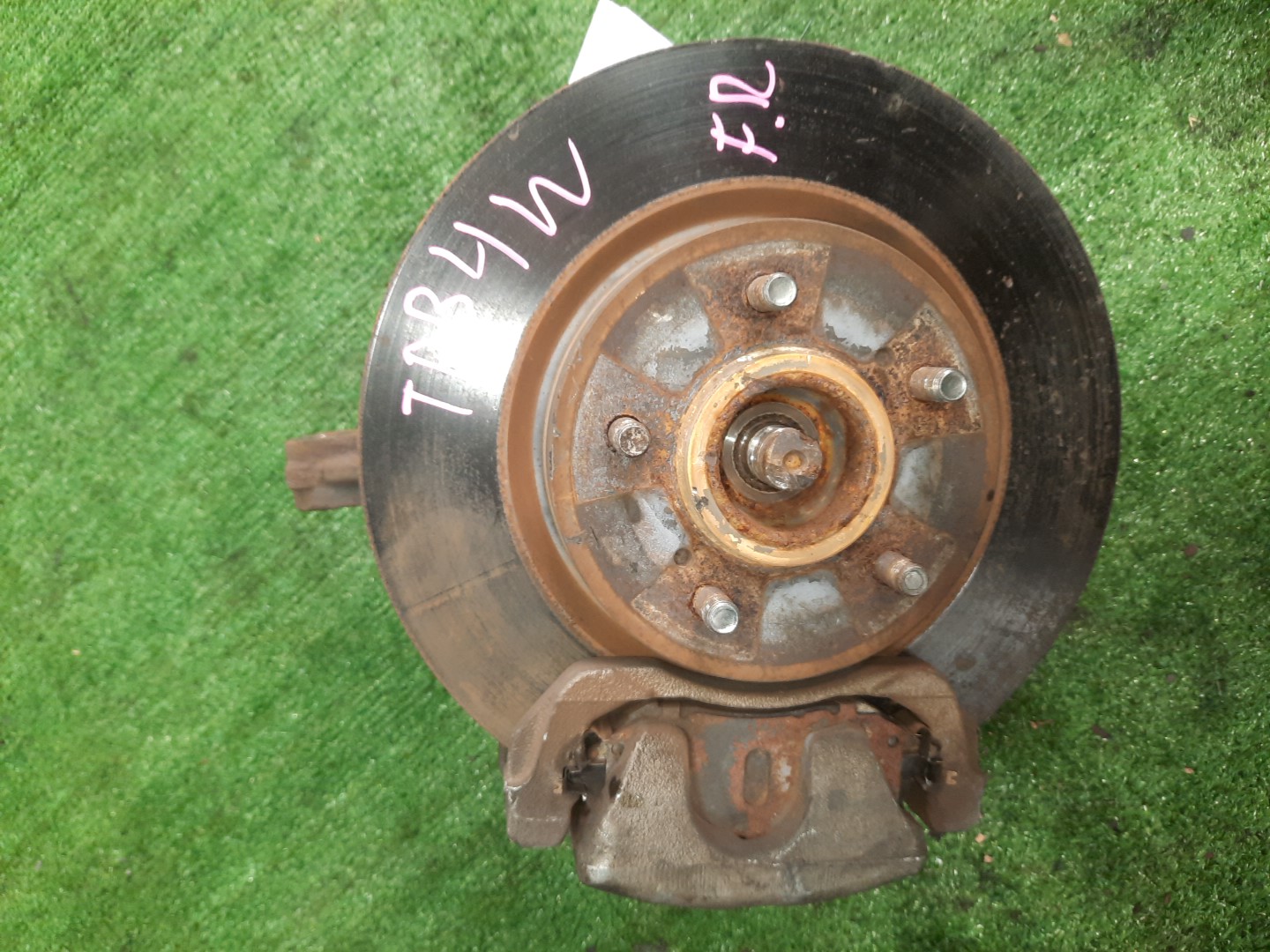 Ступица правая передняя  SUZUKI ESCUDO TA74W, TDB4W, TD94W, TD54W, TDA4W M16A, N32A, H27A, J20A, J24B 1 ракурс