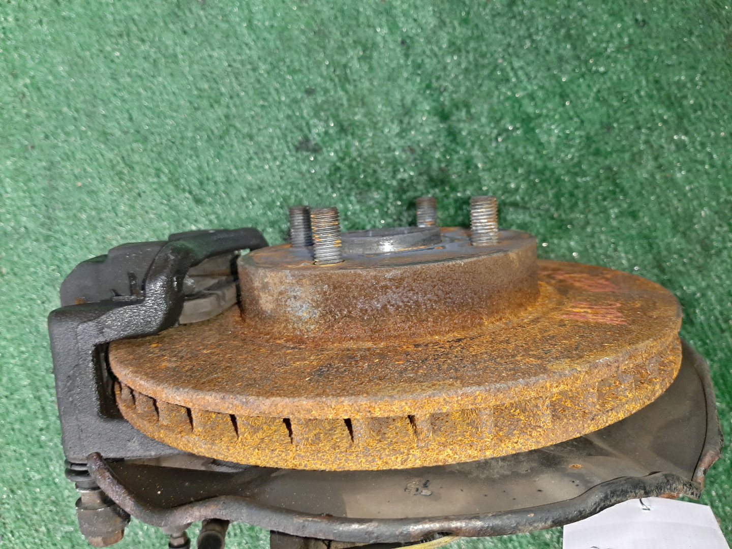 Ступица правая передняя TOYOTA COROLLA, COROLLA FIELDER, ALLEX, COROLLA RUNX NZE121, NZE121G 1NZ-FE 2 ракурс Ступица правая передняя TOYOTA COROLLA, COROLLA FIELDER, ALLEX, COROLLA RUNX NZE121, NZE121G 1NZ-FE 2 ракурс