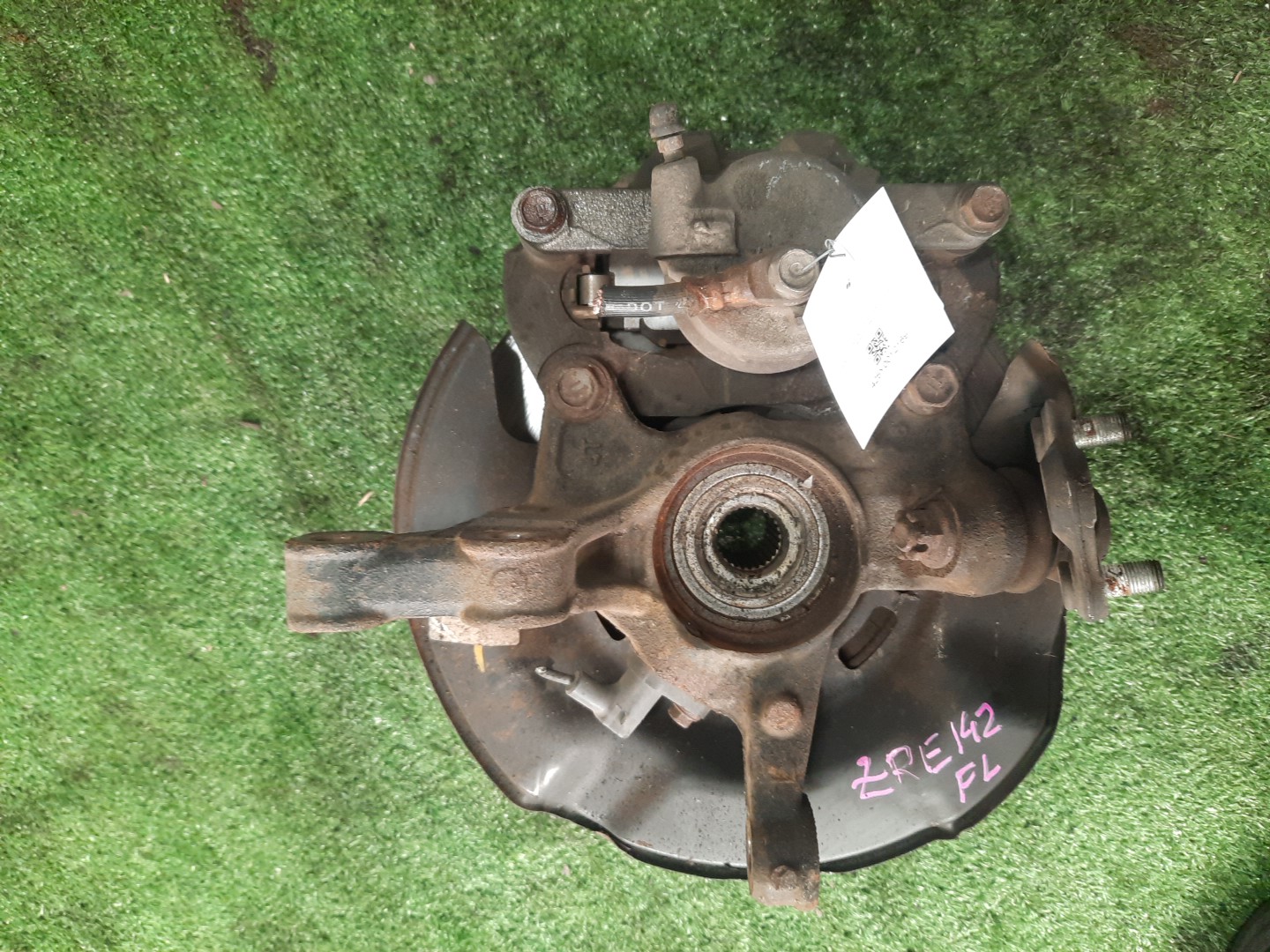 Ступица левая передняя TOYOTA AXIO, COROLLA FIELDER, COROLLA  AXIO, FIELDER NZE141, ZRE142, ZRE142G, NZE141G 1NZ-FE, 2ZR-FAE, 2ZR-FE 1 ракурс