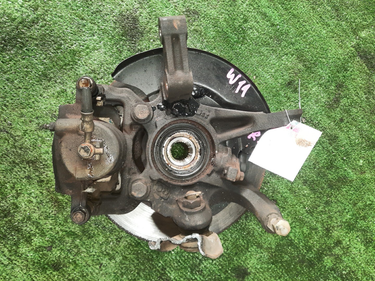 Ступица правая передняя NISSAN AVENIR SW11, W11, PW11, RW11 CD20ET, QG18DE, SR20DE, QR20DE 2 ракурс