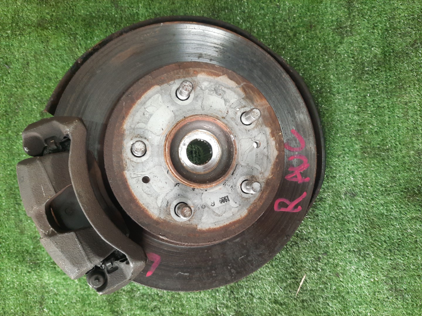 Ступица правая передняя TOYOTA CAMI J100E HC-EJ 3 ракурс