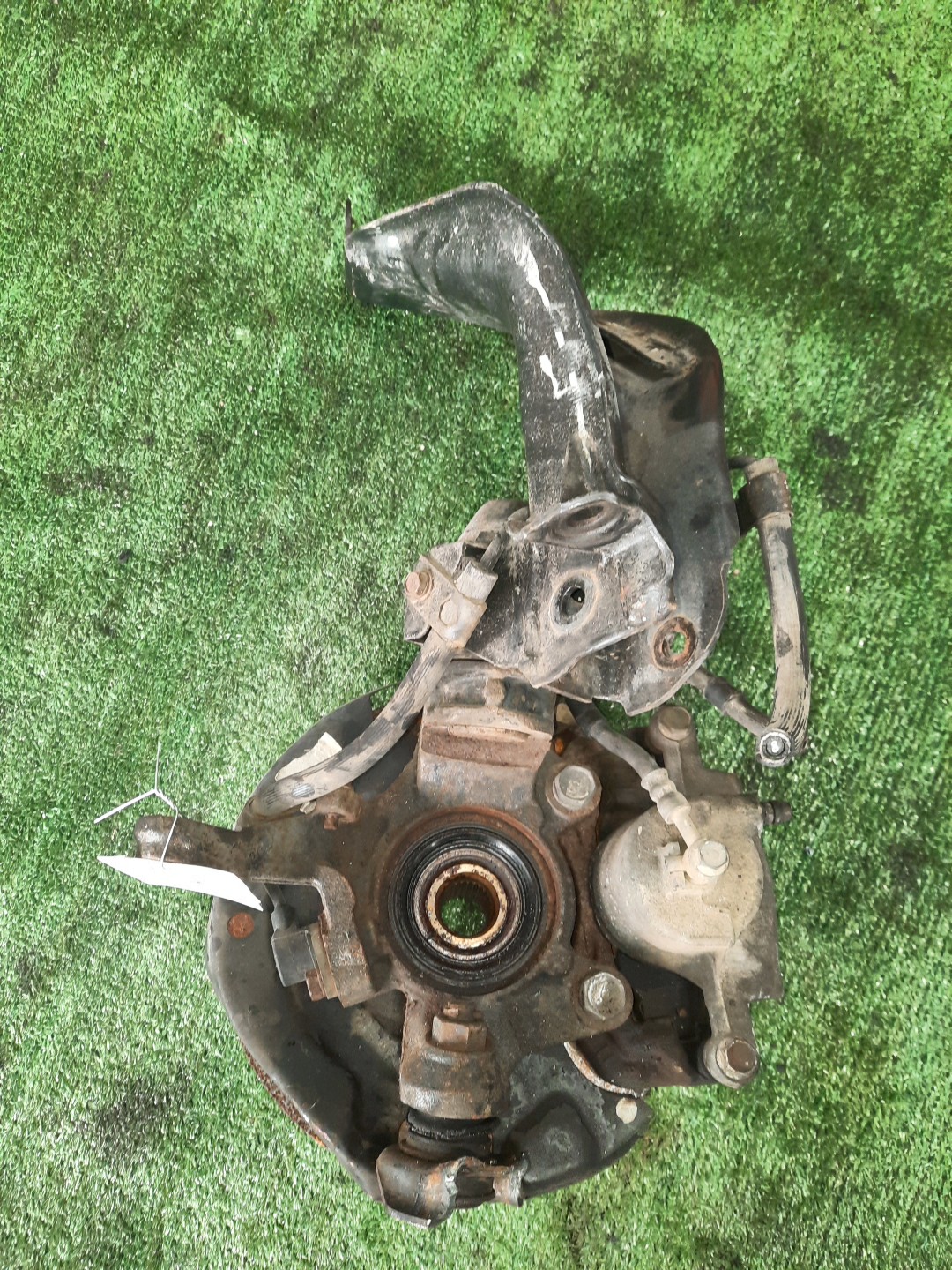 Ступица левая передняя NISSAN BLUEBIRD, PRIMERA SU14, U14, QU14, HU14, EU14, P11, WP11, QP11, HP11, WQP11, WHP11 CD20, SR20DE, QG18DE, QG18DD, SR18DE, SR20VE 2 ракурс