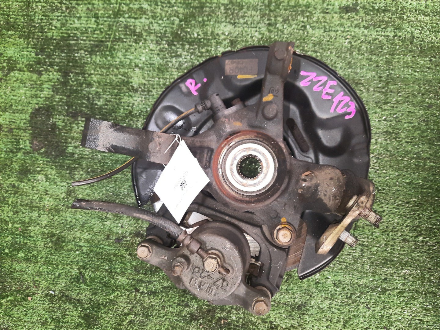 Ступица правая передняя TOYOTA COROLLA FIELDER, ALLEX, COROLLA RUNX ZZE123 2ZZ-GE 2 ракурс