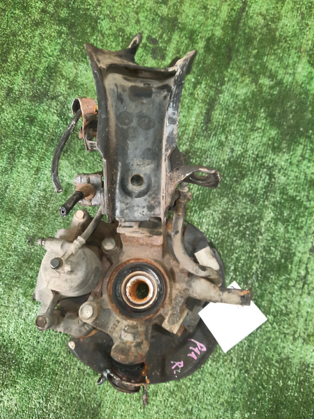 Ступица правая передняя NISSAN BLUEBIRD, PRIMERA SU14, U14, QU14, HU14, EU14, P11, WP11, QP11, HP11, WQP11, WHP11 CD20, SR20DE, QG18DE, QG18DD, SR18DE, SR20VE 2 ракурс
