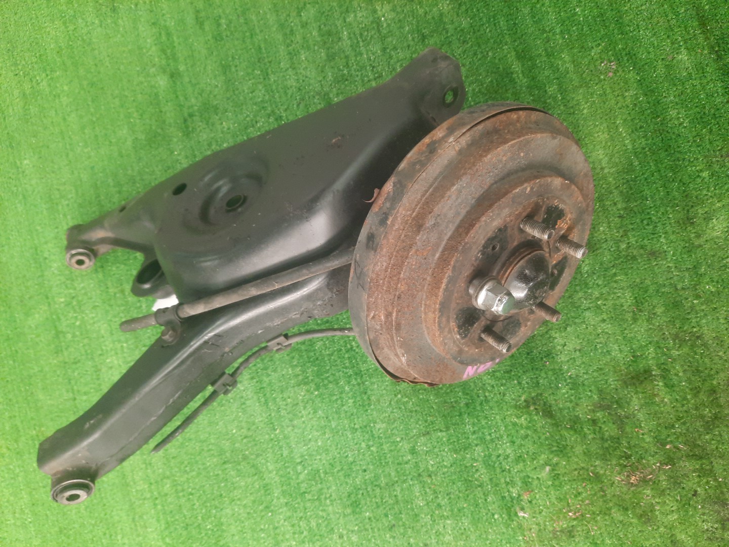 Ступица правая задняя MITSUBISHI CHARIOT GRANDIS, RVR N84W, N61W, N64WG 4G64, 4G93 2 ракурс