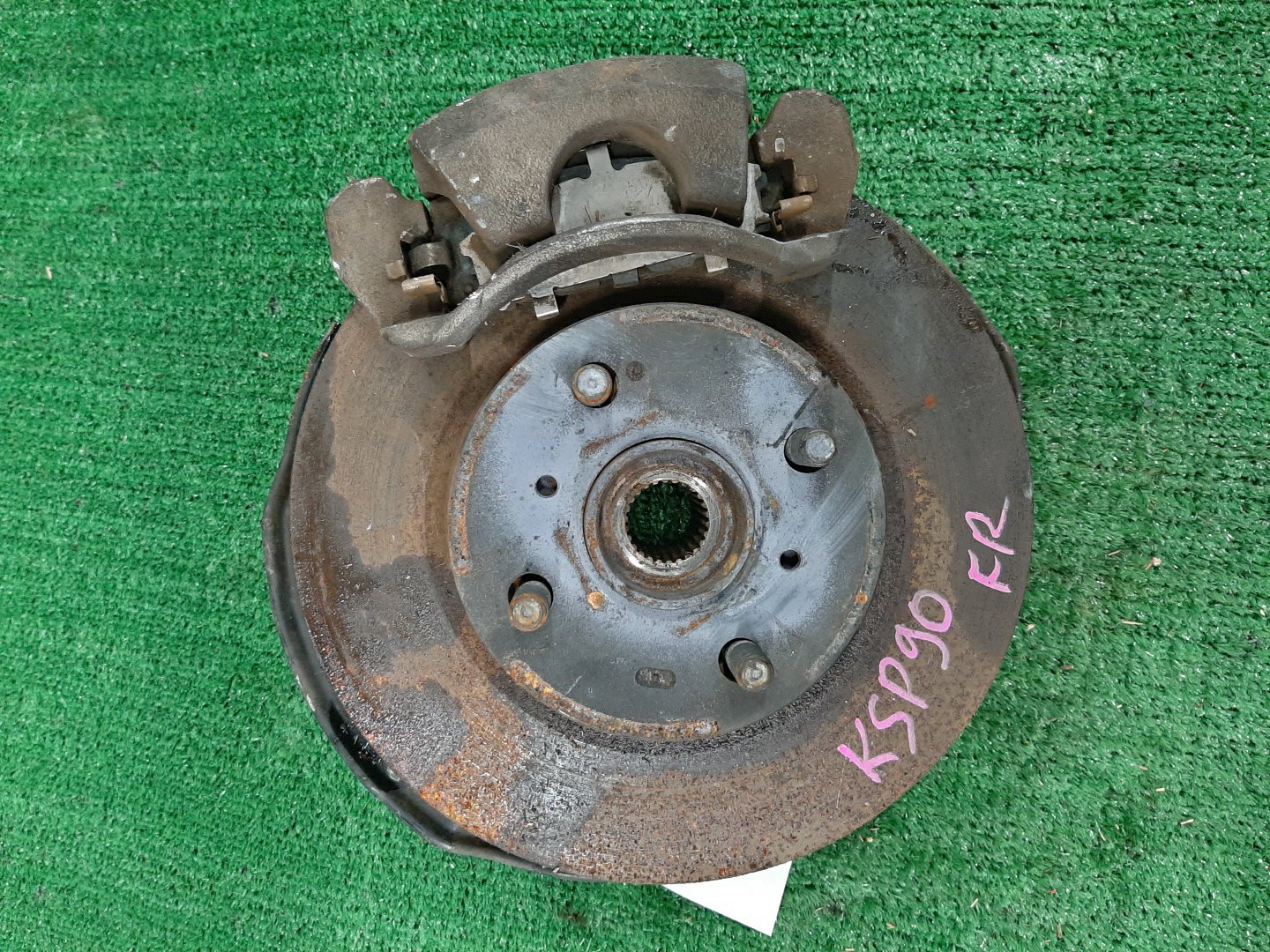 Ступица правая передняя TOYOTA VITZ KSP90 1KR-FE 1 ракурс