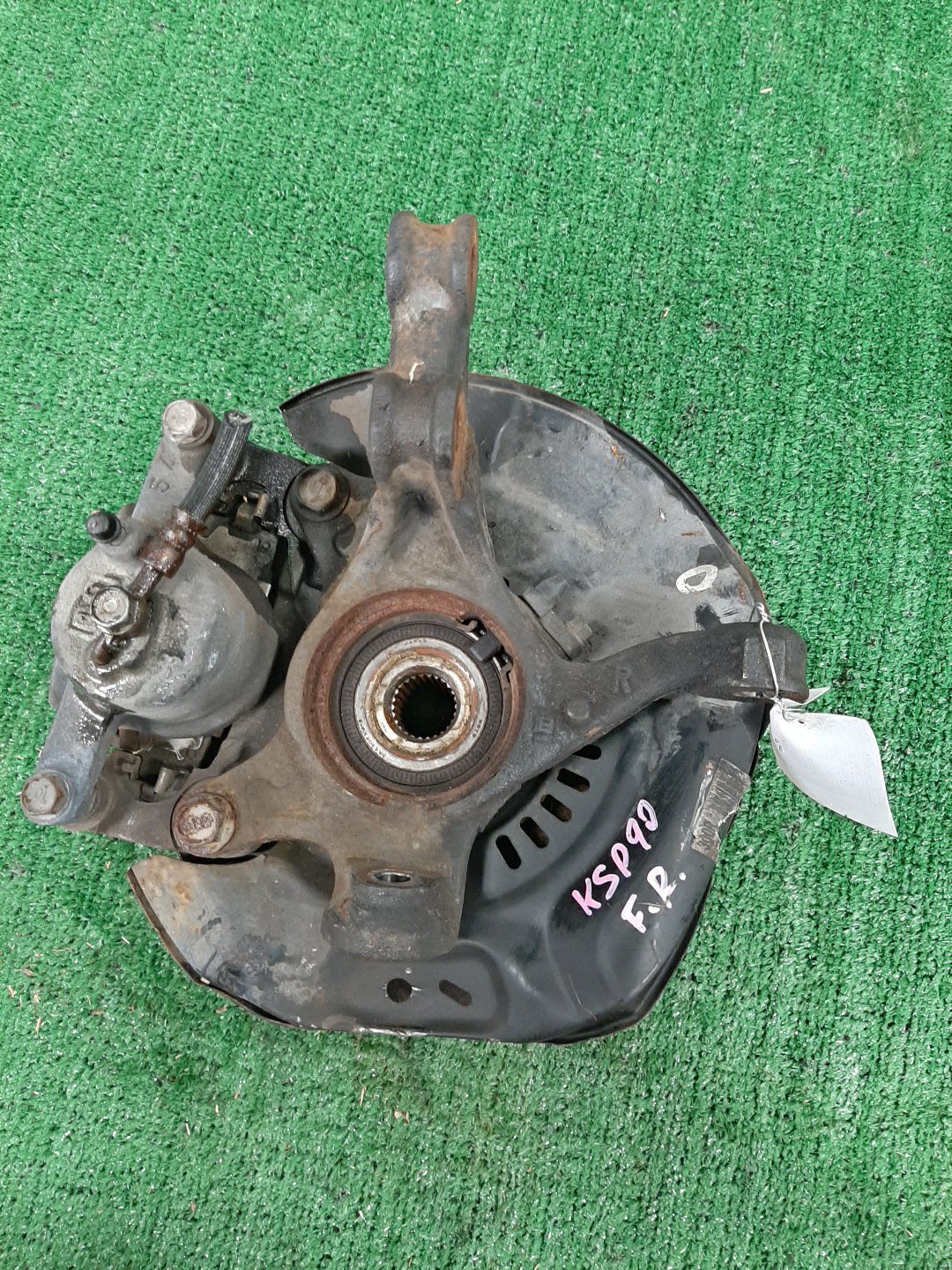 Ступица правая передняя TOYOTA VITZ KSP90 1KR-FE 2 ракурс