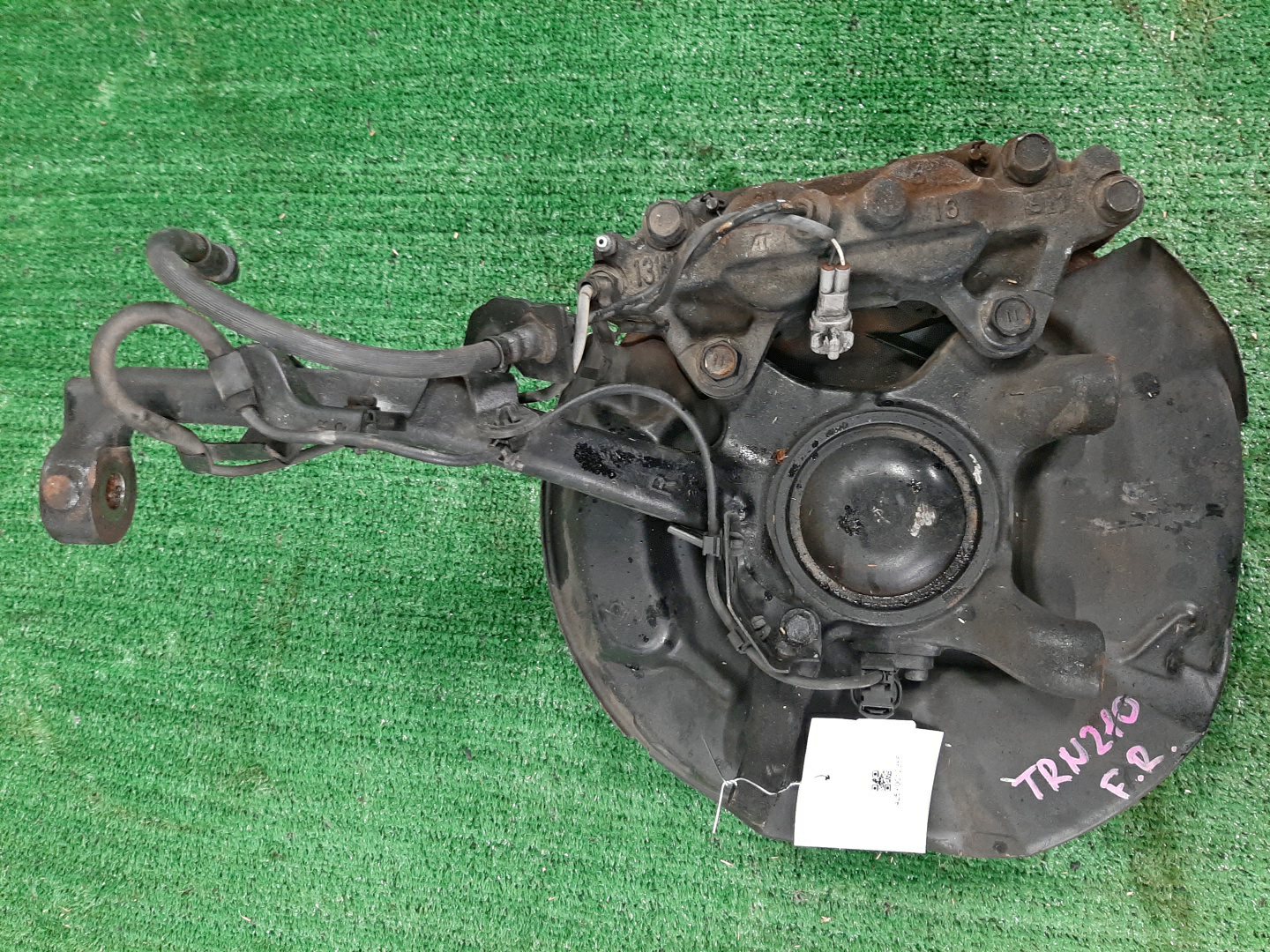 Ступица правая передняя TOYOTA HILUX SURF TRN210W 2TR-FE 2 ракурс