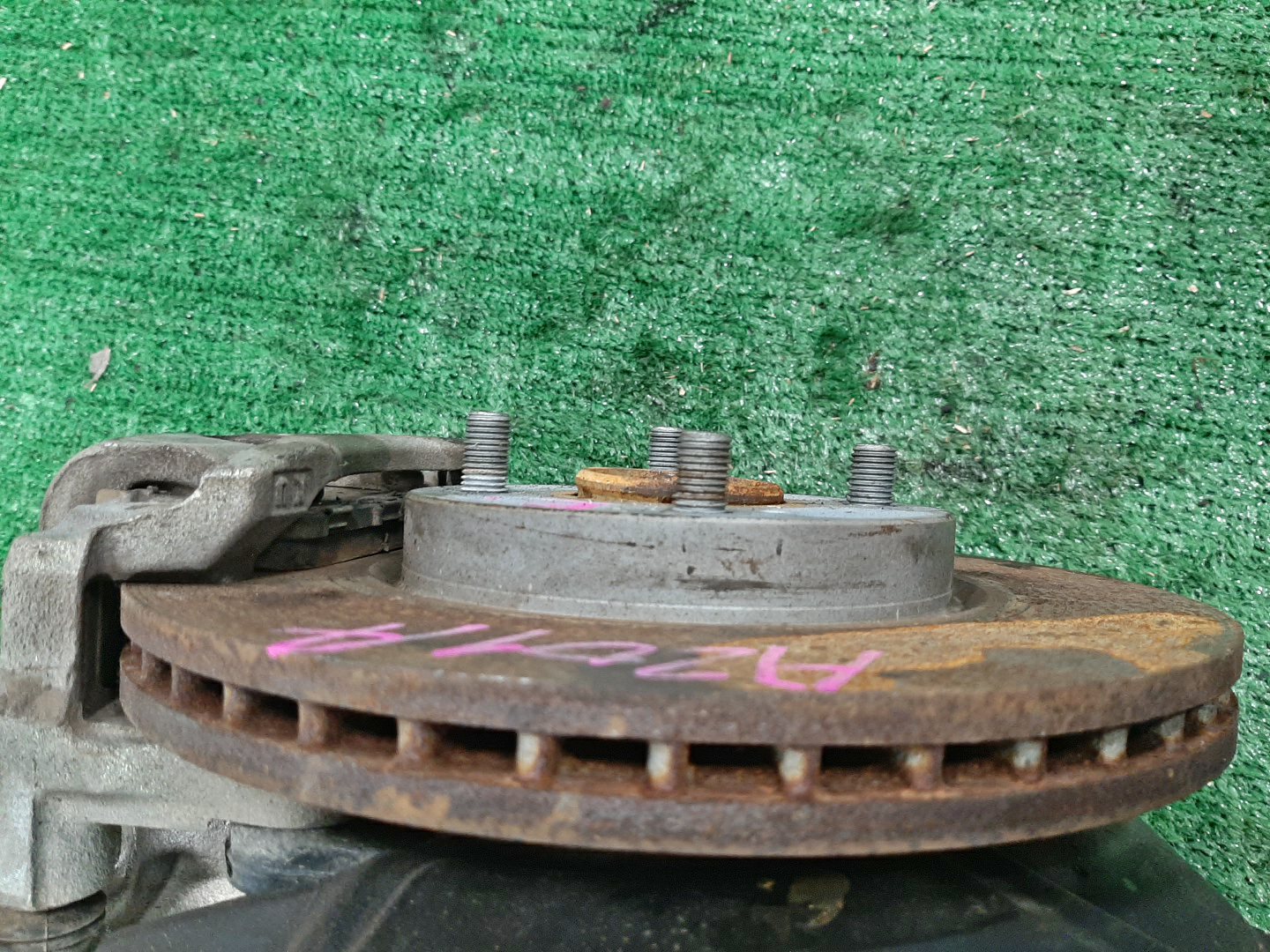 Ступица правая передняя TOYOTA RAIZE, ROCKY A200A, A201A, A202A, A200S, A202S, A201S 1KR-VET, WA-VE, WA-VEX 3 ракурс