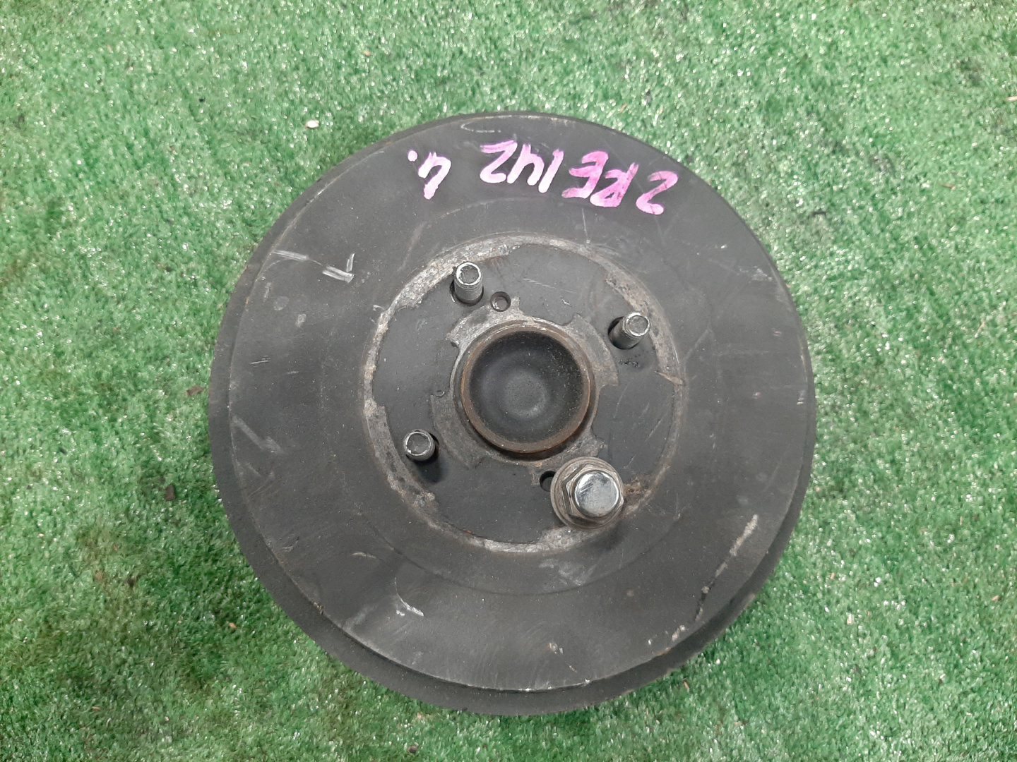 Ступица левая задняя TOYOTA AXIO, COROLLA FIELDER, COROLLA  AXIO, FIELDER NZE141, ZRE142, ZRE142G, NZE141G 1NZ-FE, 2ZR-FAE, 2ZR-FE 1 ракурс