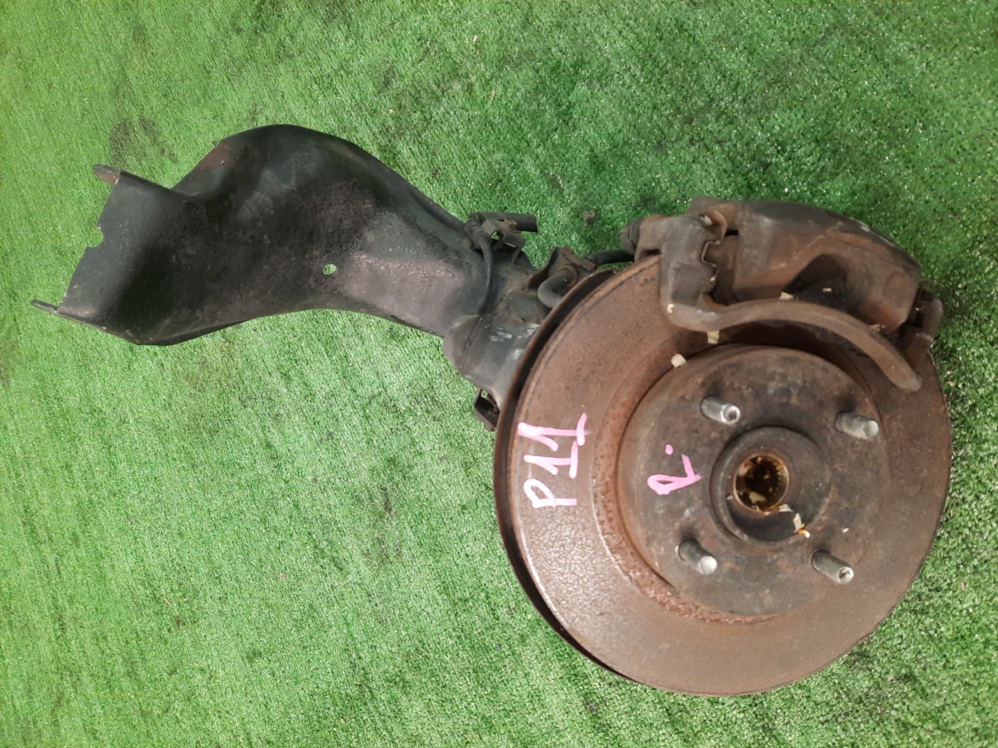 Ступица правая передняя NISSAN BLUEBIRD, PRIMERA SU14, U14, QU14, HU14, EU14, P11, WP11, QP11, HP11, WQP11, WHP11 CD20, SR20DE, QG18DE, QG18DD, SR18DE, SR20VE 1 ракурс