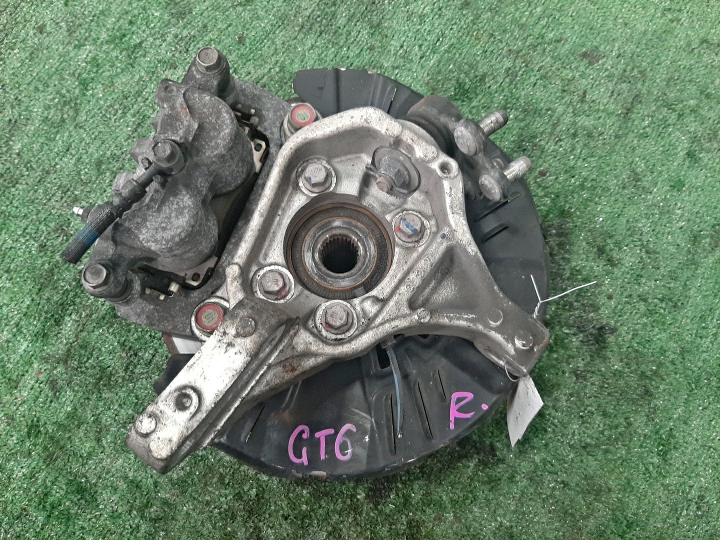 Ступица правая передняя SUBARU IMPREZA GK6, GK7, GK3, GK2, GT3, GT2, GT6, GT7 FB20 2 ракурс