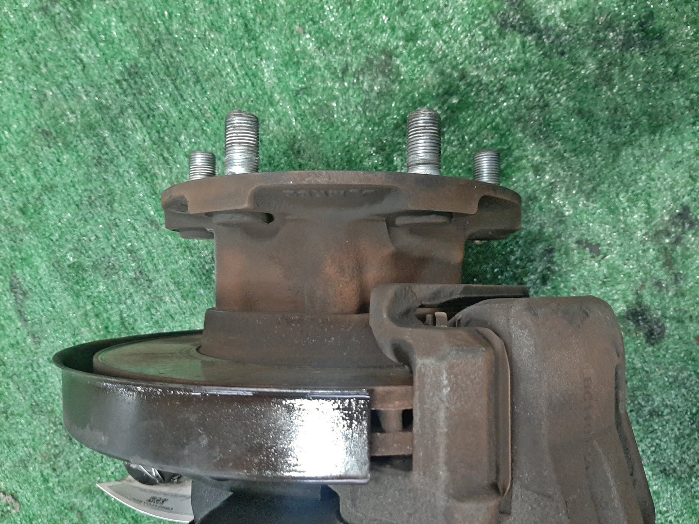 Ступица правая передняя MITSUBISHI FUSO CANTER FBA00 4P10 3 ракурс