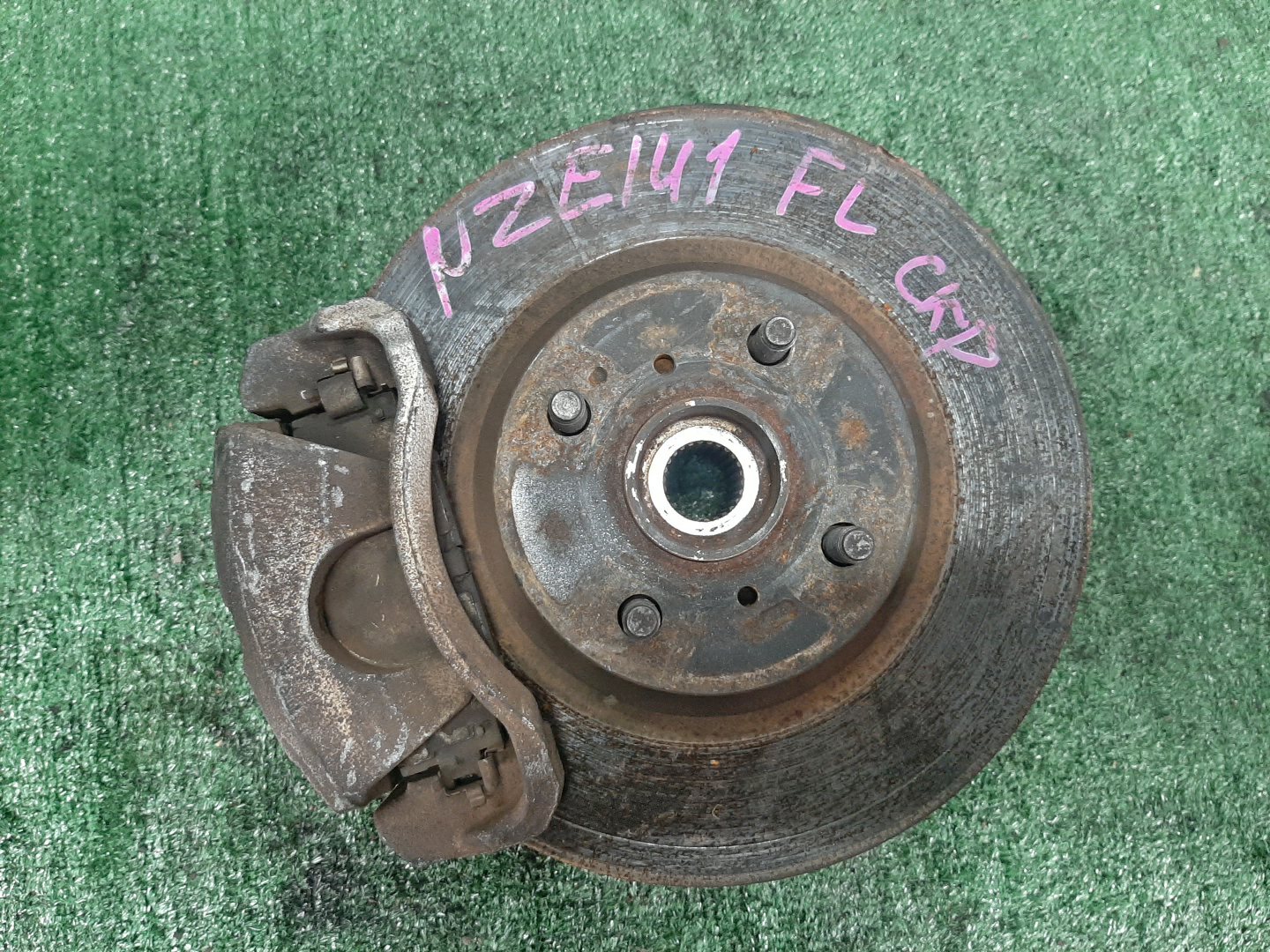 Ступица левая передняя TOYOTA AXIO, COROLLA FIELDER, COROLLA  AXIO, FIELDER NZE141, ZRE142, ZRE142G, NZE141G 1NZ-FE, 2ZR-FAE, 2ZR-FE 1 ракурс