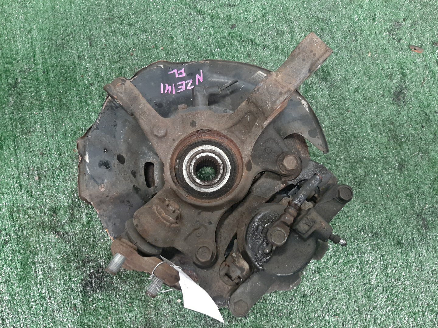 Ступица левая передняя TOYOTA AXIO, COROLLA FIELDER, COROLLA  AXIO, FIELDER NZE141, ZRE142, ZRE142G, NZE141G 1NZ-FE, 2ZR-FAE, 2ZR-FE 2 ракурс