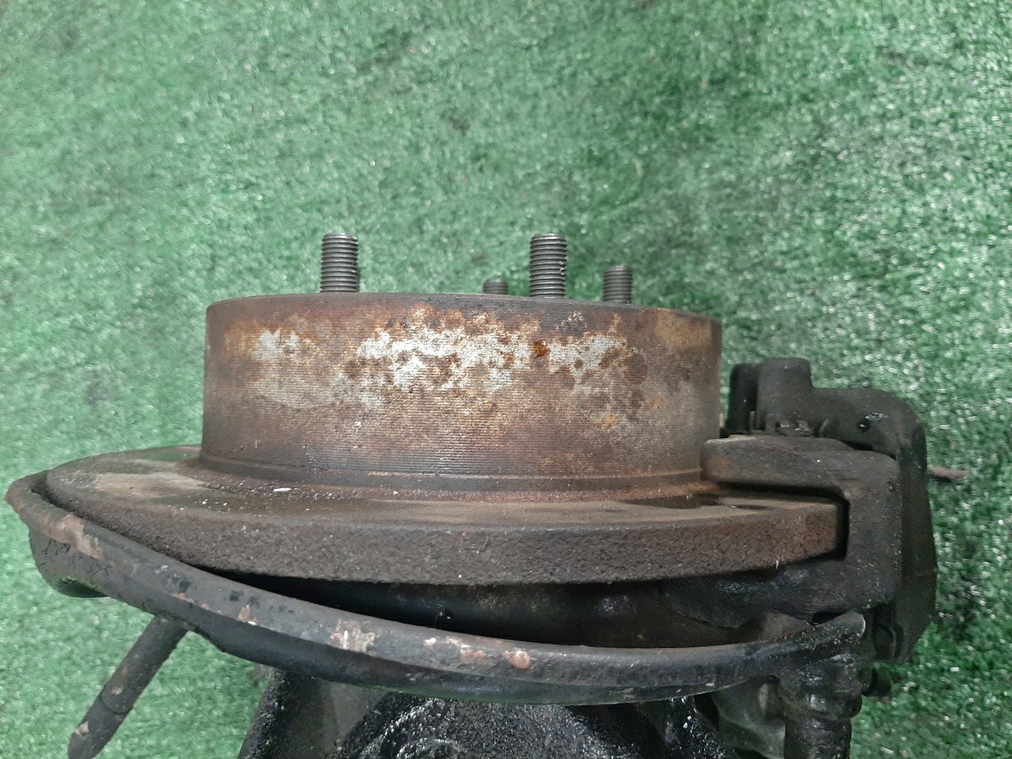Ступица левая задняя TOYOTA WINDOM MCV30 1MZ-FE 3 ракурс