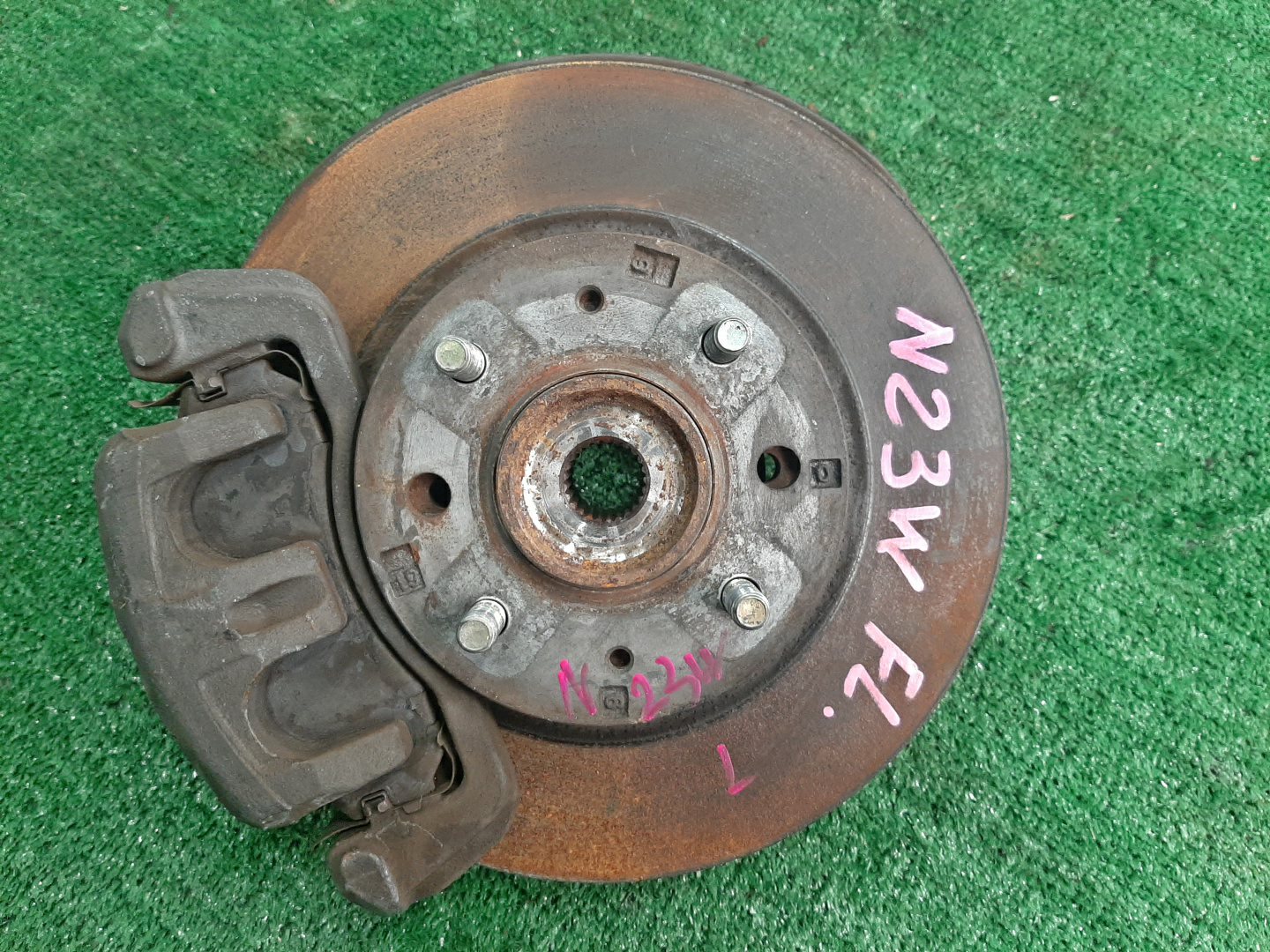 Ступица левая передняя MITSUBISHI RVR N23WG 4G63 1 ракурс