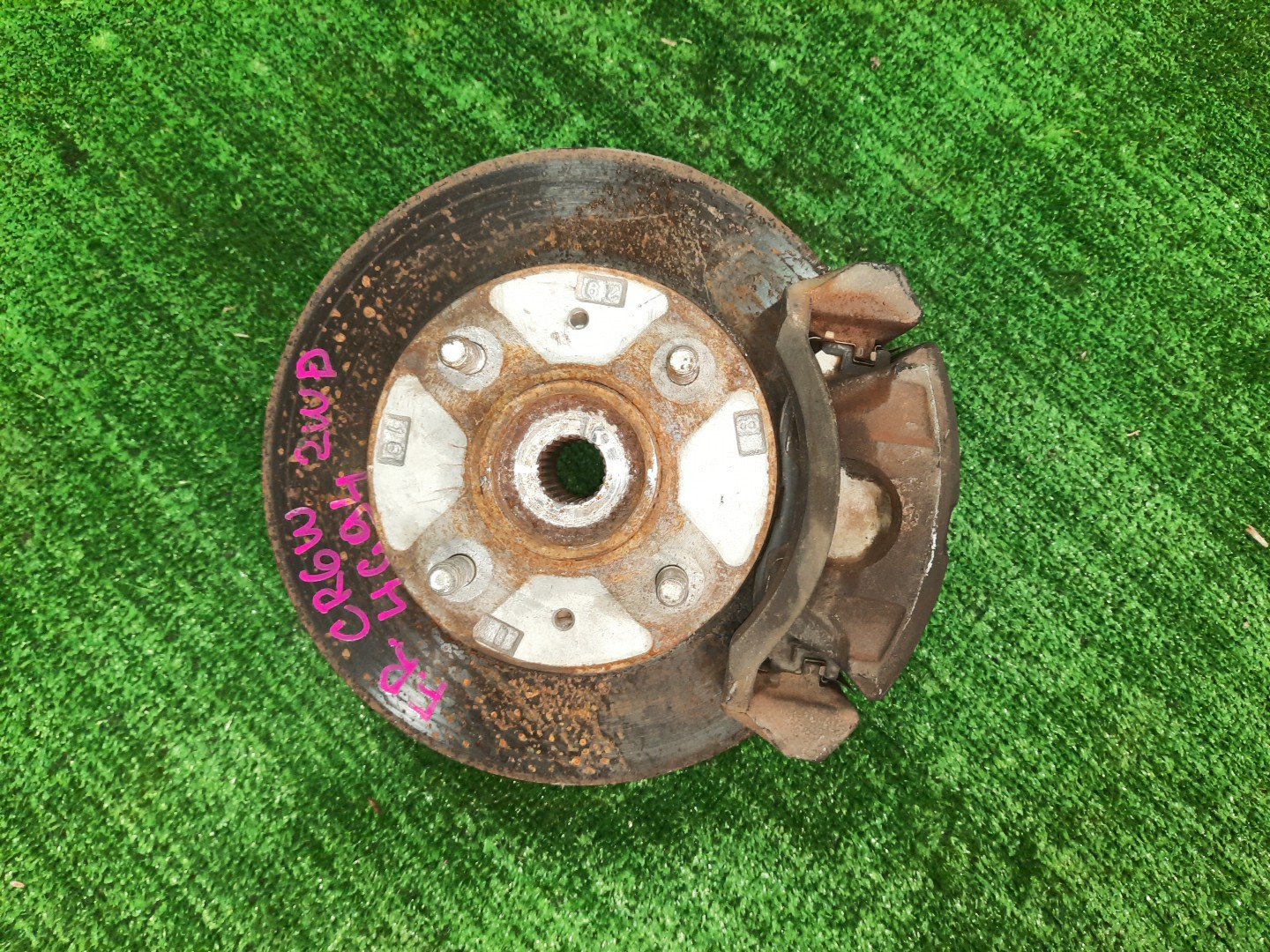 Ступица правая передняя MITSUBISHI DION CR6W, CR9W, CR5W 4G94, 4G63, 4G93 3 ракурс