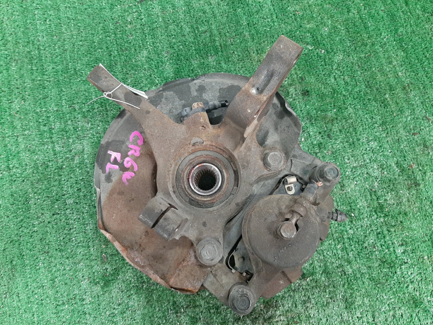 Ступица левая передняя MITSUBISHI DION CR6W, CR9W, CR5W 4G94, 4G63, 4G93 2 ракурс