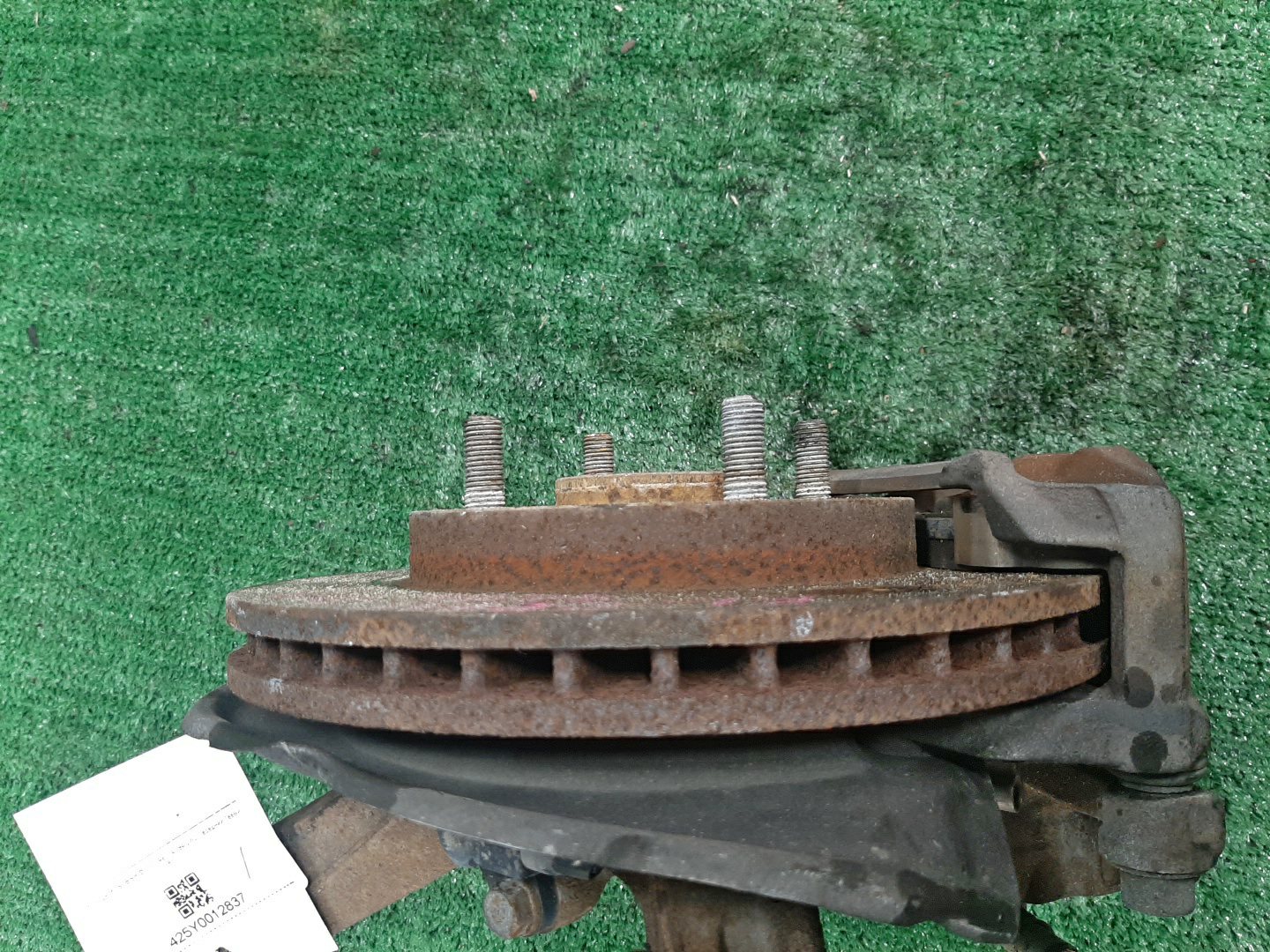 Ступица левая передняя MITSUBISHI DION CR6W, CR9W, CR5W 4G94, 4G63, 4G93 3 ракурс