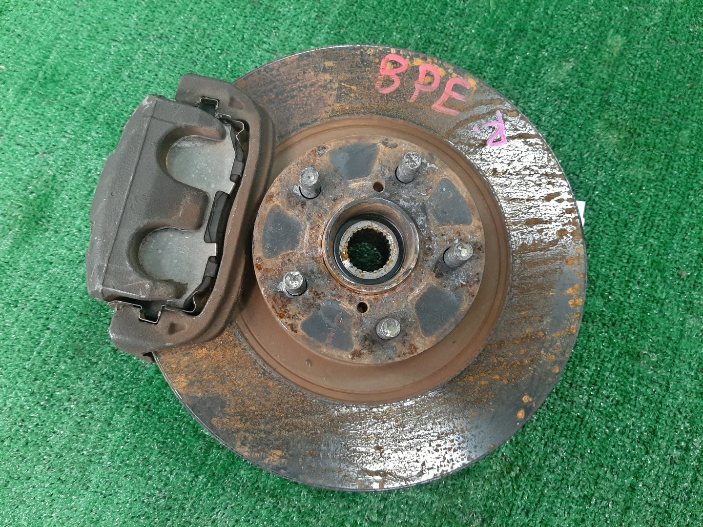 Ступица правая передняя  SUBARU LEGACY, OUTBACK, LEGACY B4 BL5, BP5, BPE, BLE, BL9, BP9 EJ20DE, EJ20T, EJ20E, EZ30DE, EJ25E 1 ракурс