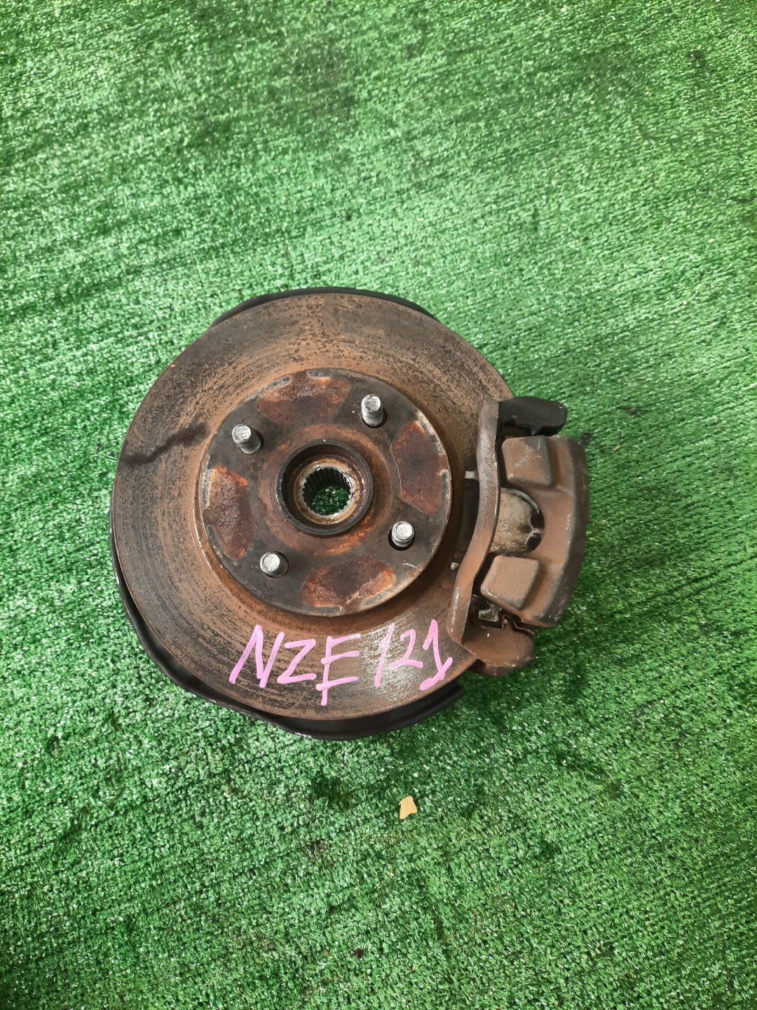 Ступица правая передняя TOYOTA COROLLA, COROLLA FIELDER, ALLEX, COROLLA RUNX NZE121, NZE121G 1NZ-FE 3 ракурс