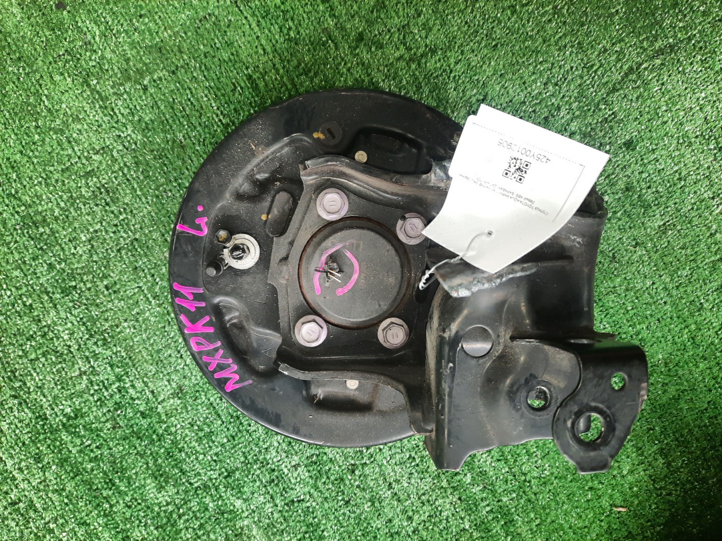 Ступица левая задняя TOYOTA AQUA MXPK11 M15A-FXE 1 ракурс