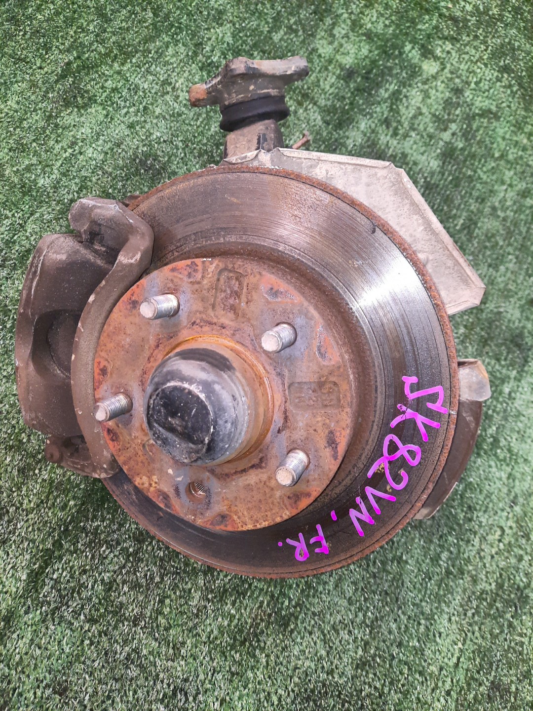 Ступица правая передняя MAZDA BONGO SK22T, SK82V, SK82T, SK22V, SKF2V, SKP2V, SKP2T, SKF2T R2, F8, RF-T, L8 1 ракурс
