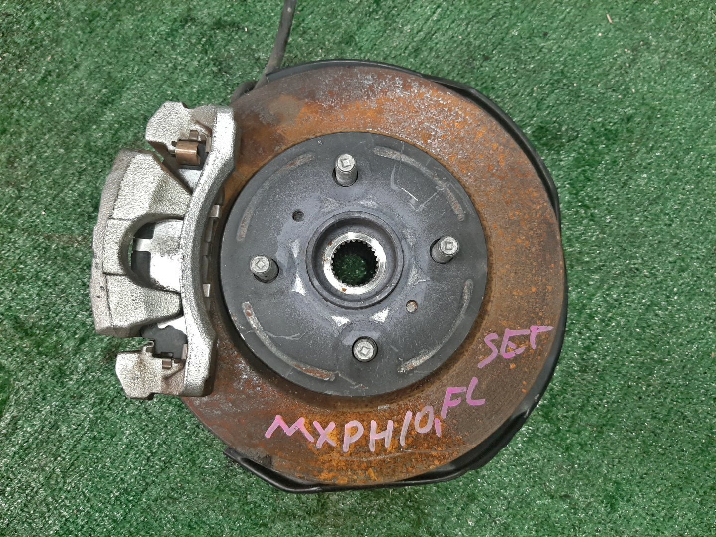 Ступица левая передняя TOYOTA YARIS MXPH10 M15A-FXE 1 ракурс