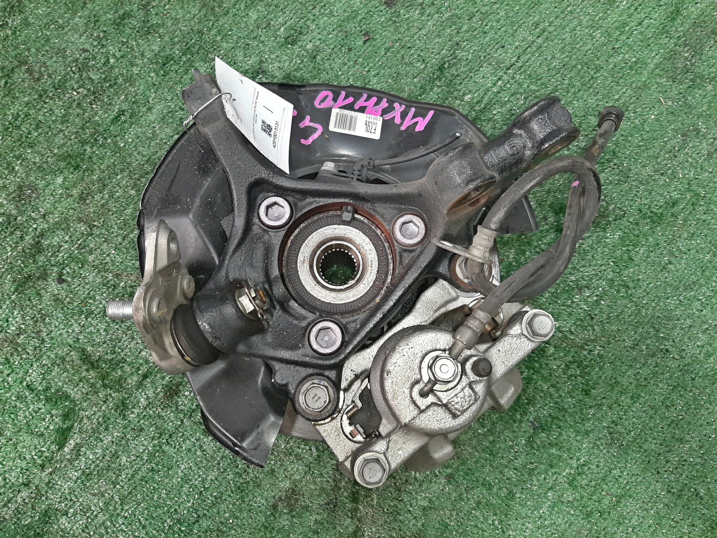 Ступица левая передняя TOYOTA YARIS MXPH10 M15A-FXE 2 ракурс