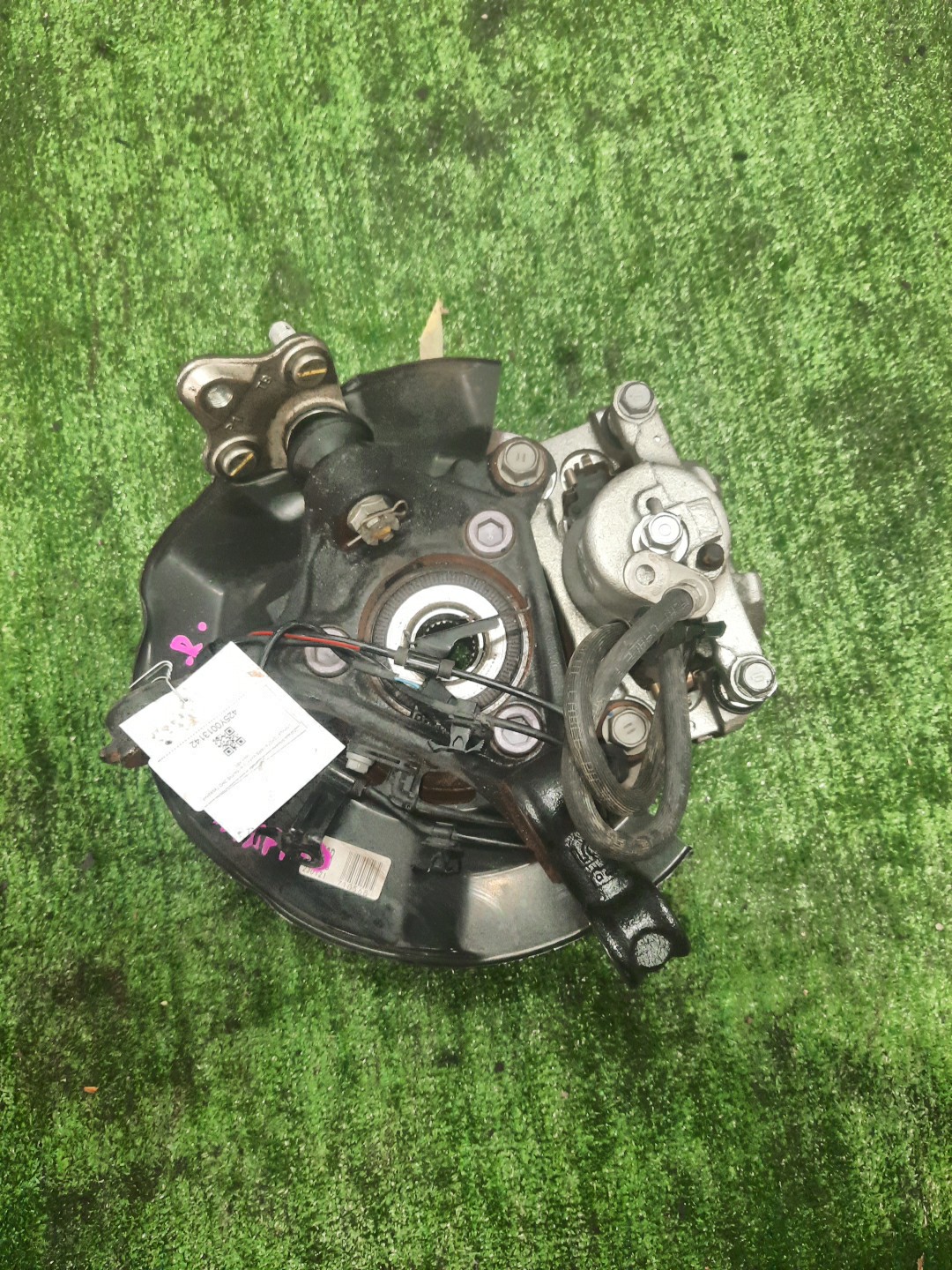 Ступица правая передняя TOYOTA YARIS MXPH10 M15A-FXE 1 ракурс