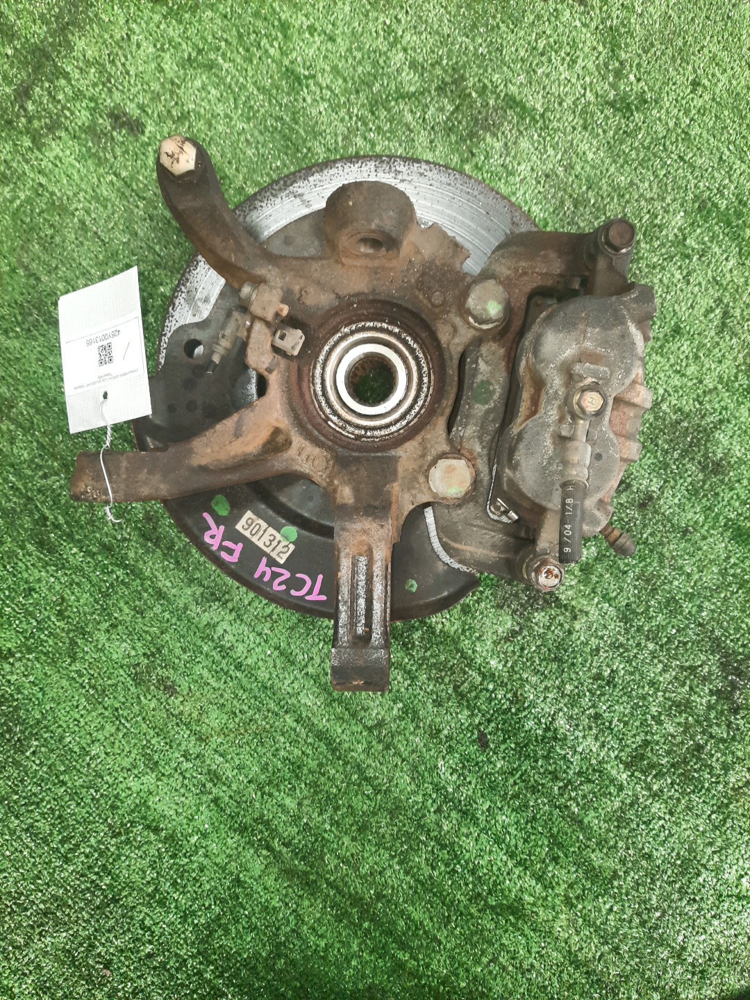 Ступица правая передняя NISSAN SERENA TNC24, TC24, RC24, PC24, PNC24, VC24, VNC24 QR20DE, QR25DE, SR20DE, YD25DDTI 1 ракурс Ступица правая передняя NISSAN SERENA TNC24, TC24, RC24, PC24, PNC24, VC24, VNC24 QR20DE, QR25DE, SR20DE, YD25DDTI 1 ракурс