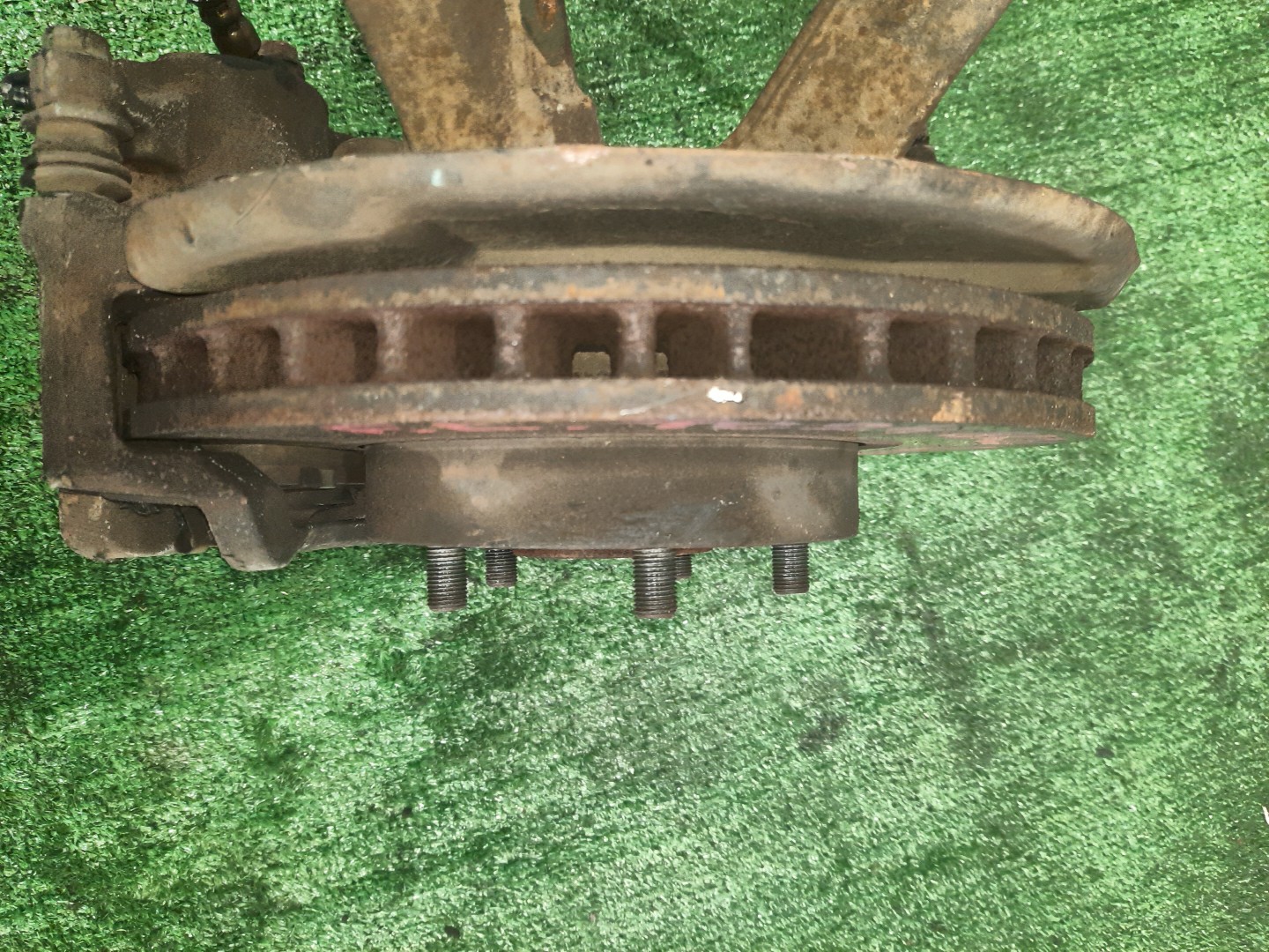Ступица левая передняя NISSAN SERENA TNC24, TC24, RC24, PC24, PNC24, VC24, VNC24 QR20DE, QR25DE, SR20DE, YD25DDTI 2 ракурс