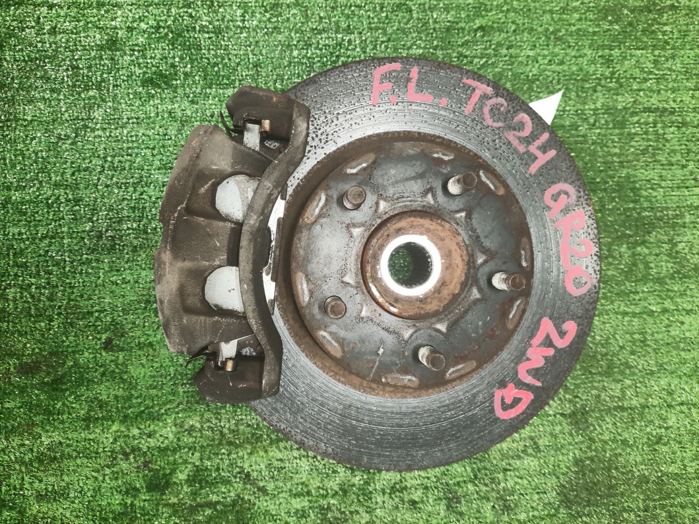 Ступица левая передняя NISSAN SERENA TNC24, TC24, RC24, PC24, PNC24, VC24, VNC24 QR20DE, QR25DE, SR20DE, YD25DDTI 3 ракурс