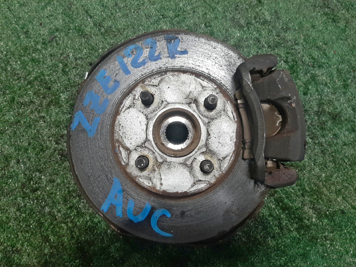 Ступица правая передняя TOYOTA COROLLA, COROLLA SPACIO, COROLLA FIELDER, ALLEX, COROLLA RUNX ZZE122, NZE121N, ZZE122N, ZZE122G 1ZZ-FE, 1NZ-FE 1 ракурс
