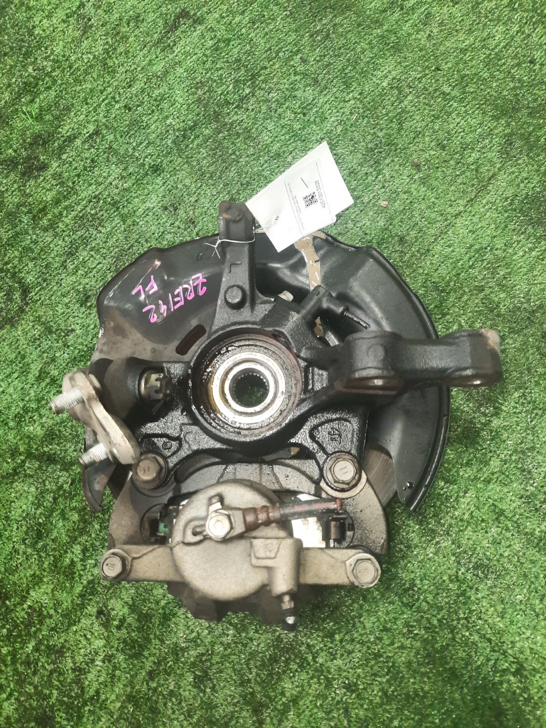 Ступица левая передняя TOYOTA AXIO, COROLLA FIELDER, COROLLA  AXIO, FIELDER NZE141, ZRE142, ZRE142G, NZE141G 1NZ-FE, 2ZR-FAE, 2ZR-FE 2 ракурс