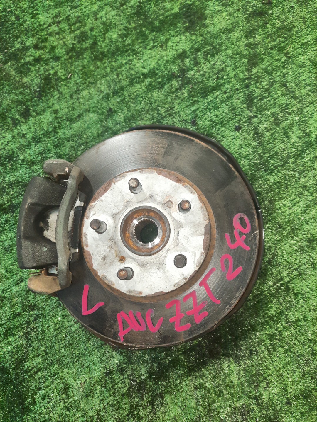 Ступица левая передняя TOYOTA PREMIO, ALLION ZZT240, NZT240 1ZZ-FE, 1NZ-FE 1 ракурс