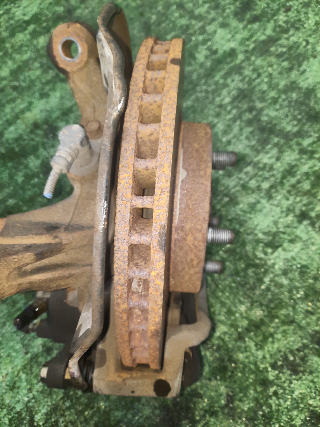 Ступица левая передняя TOYOTA PREMIO, ALLION ZZT240, NZT240 1ZZ-FE, 1NZ-FE 2 ракурс