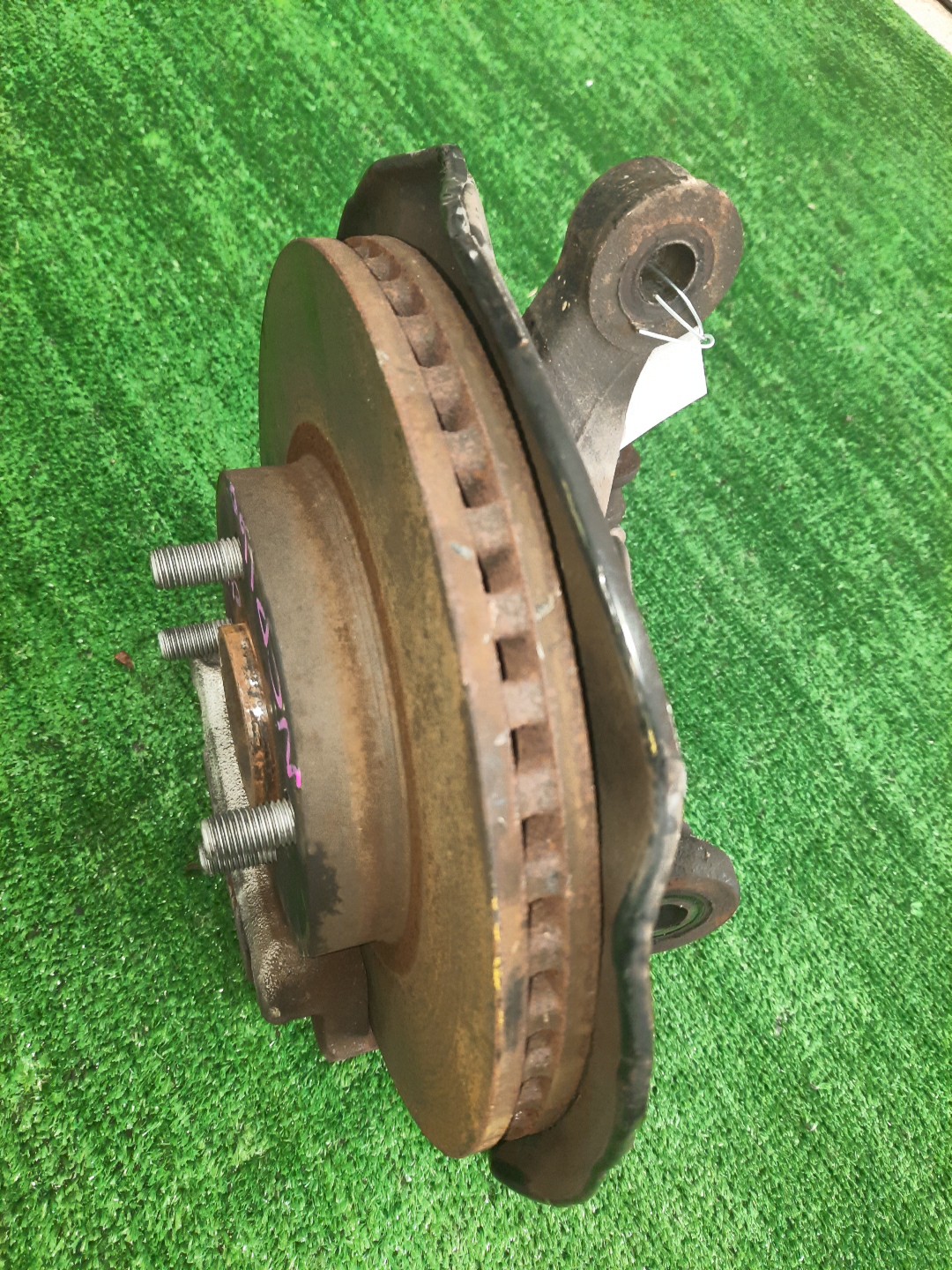 Ступица левая передняя TOYOTA PROBOX NCP160V 1NZ-FE 3 ракурс