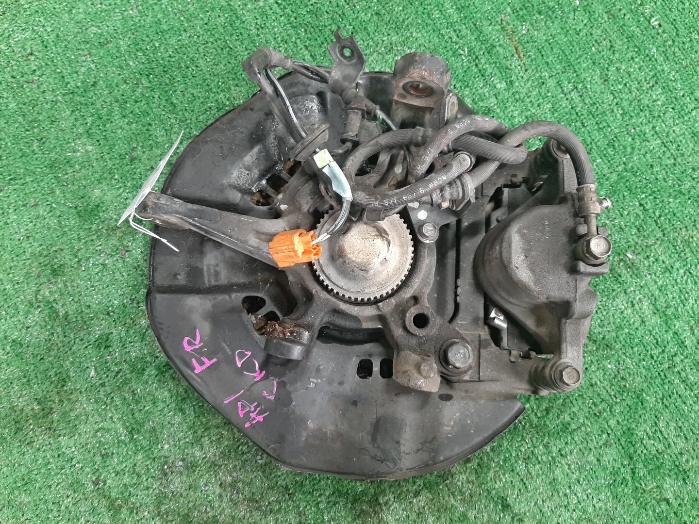 Ступица правая передняя HONDA S2000 AP1 F20C 2 ракурс