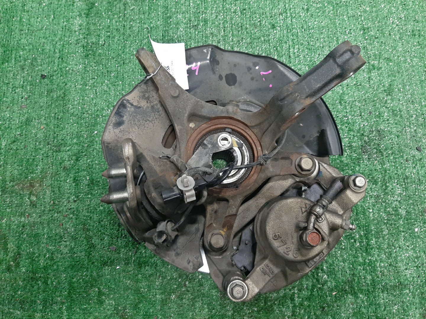 Ступица левая передняя HONDA JADE FR4 LEB 2 ракурс