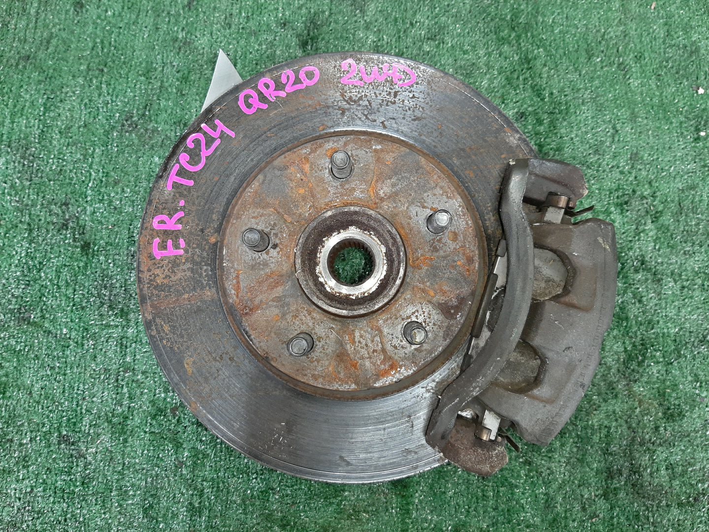 Ступица правая передняя  NISSAN SERENA TNC24, TC24, RC24, PC24, PNC24, VC24, VNC24 QR20DE, QR25DE, SR20DE, YD25DDTI 1 ракурс