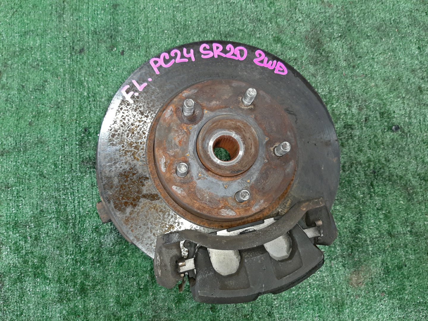 Ступица левая передняя  NISSAN SERENA TNC24, TC24, RC24, PC24, PNC24, VC24, VNC24 QR20DE, QR25DE, SR20DE, YD25DDTI 1 ракурс