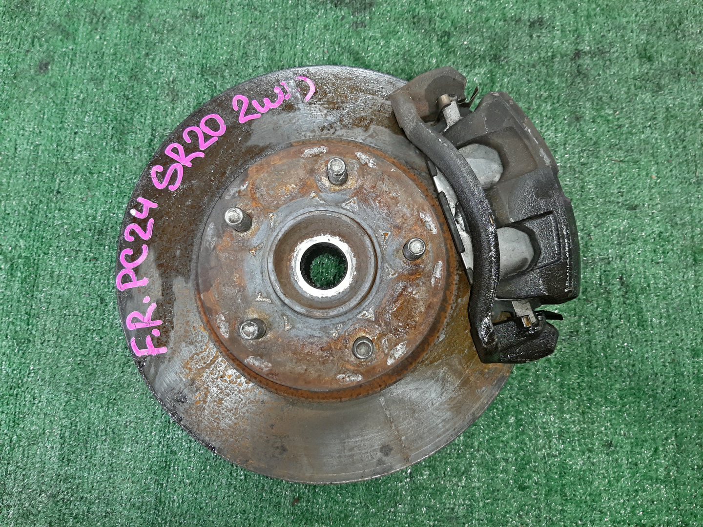 Ступица правая передняя  NISSAN SERENA TNC24, TC24, RC24, PC24, PNC24, VC24, VNC24 QR20DE, QR25DE, SR20DE, YD25DDTI 1 ракурс