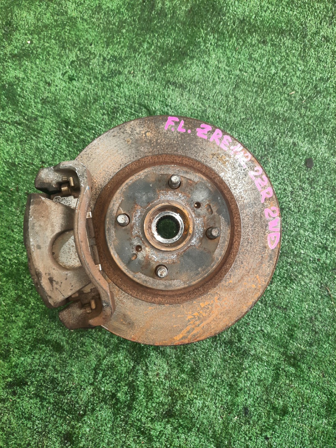 Ступица левая передняя TOYOTA AXIO, COROLLA FIELDER, COROLLA  AXIO, FIELDER NZE141, ZRE142, ZRE142G, NZE141G 1NZ-FE, 2ZR-FAE, 2ZR-FE 1 ракурс
