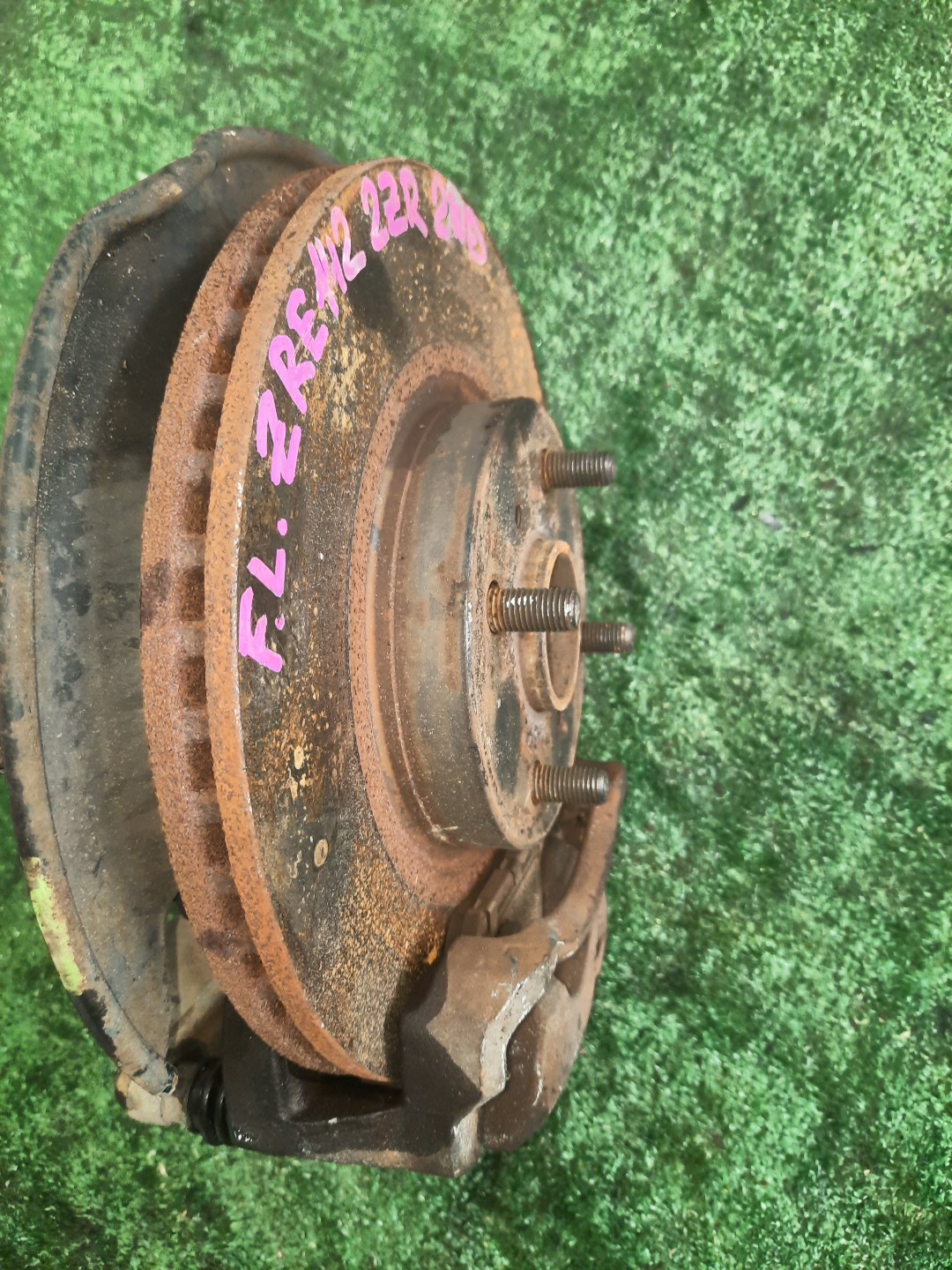 Ступица левая передняя TOYOTA AXIO, COROLLA FIELDER, COROLLA  AXIO, FIELDER NZE141, ZRE142, ZRE142G, NZE141G 1NZ-FE, 2ZR-FAE, 2ZR-FE 2 ракурс